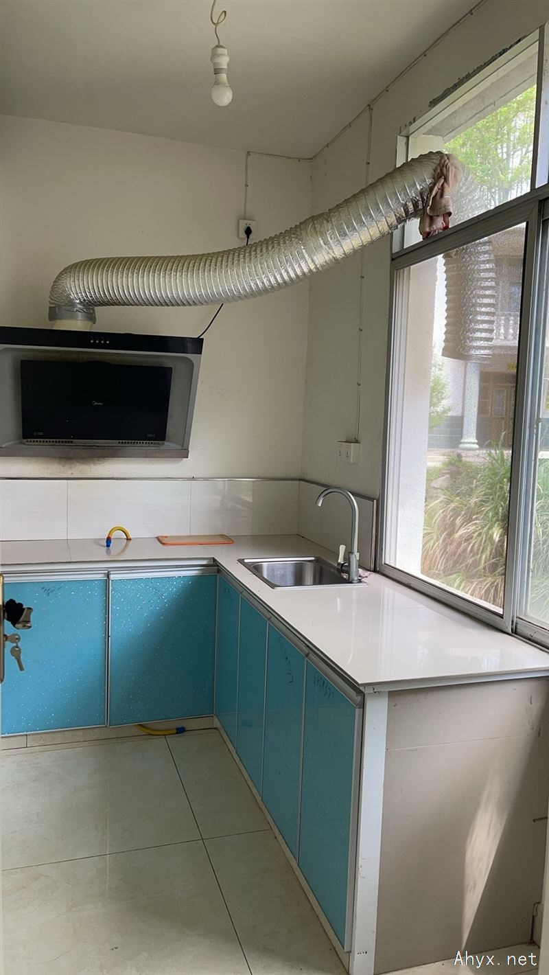 新车站附近🈶多套房屋出租,有两室一厅一厨一卫,一室一卫一厨一卫