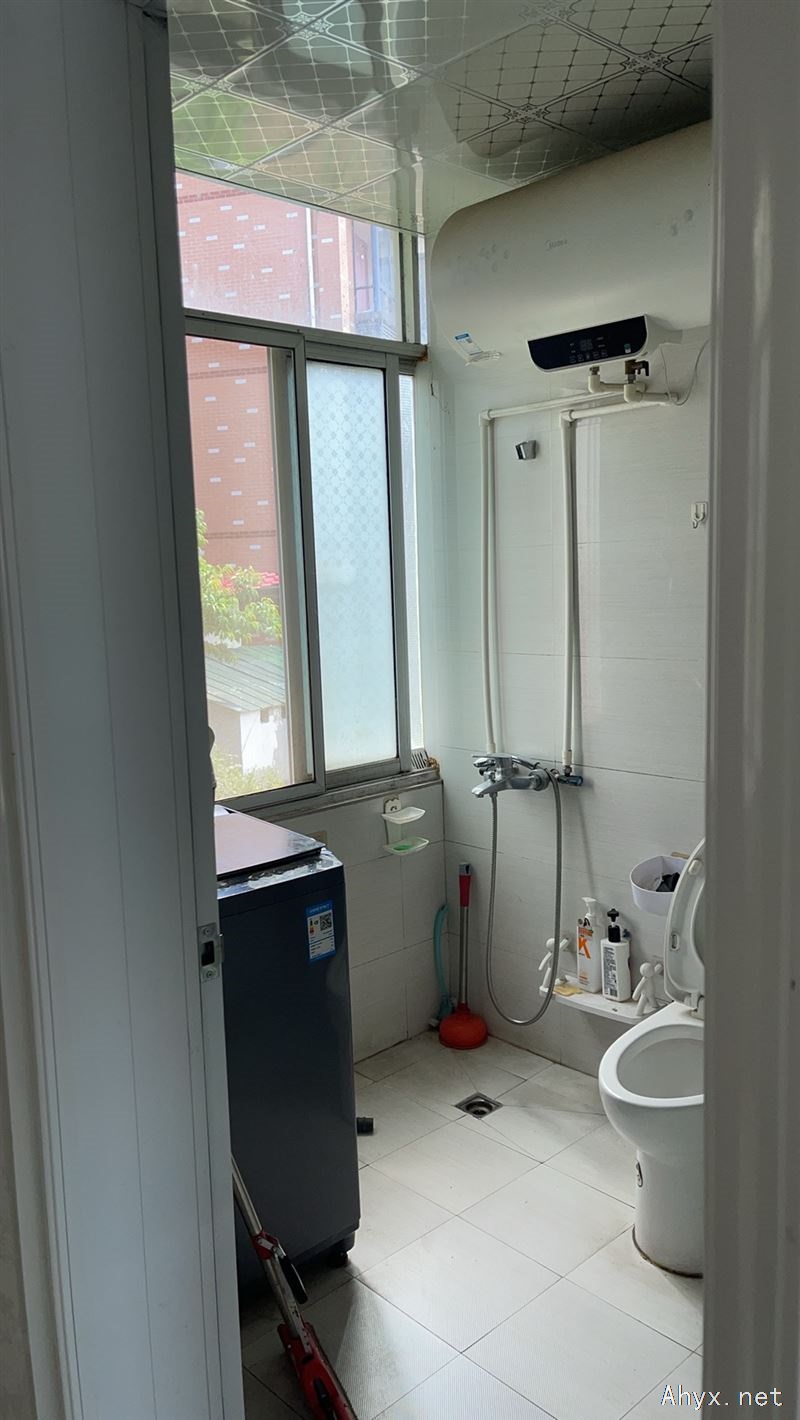 新车站附近🈶多套房屋出租,有两室一厅一厨一卫,一室一卫一厨一卫