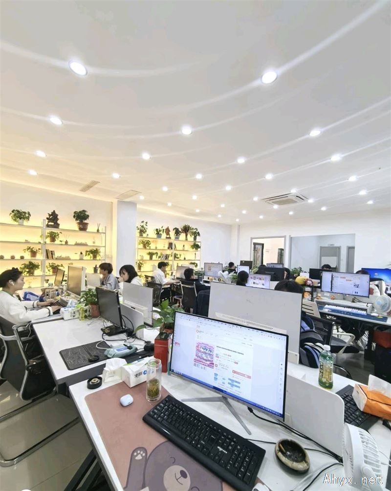 招聘抖音商务员（包吃）