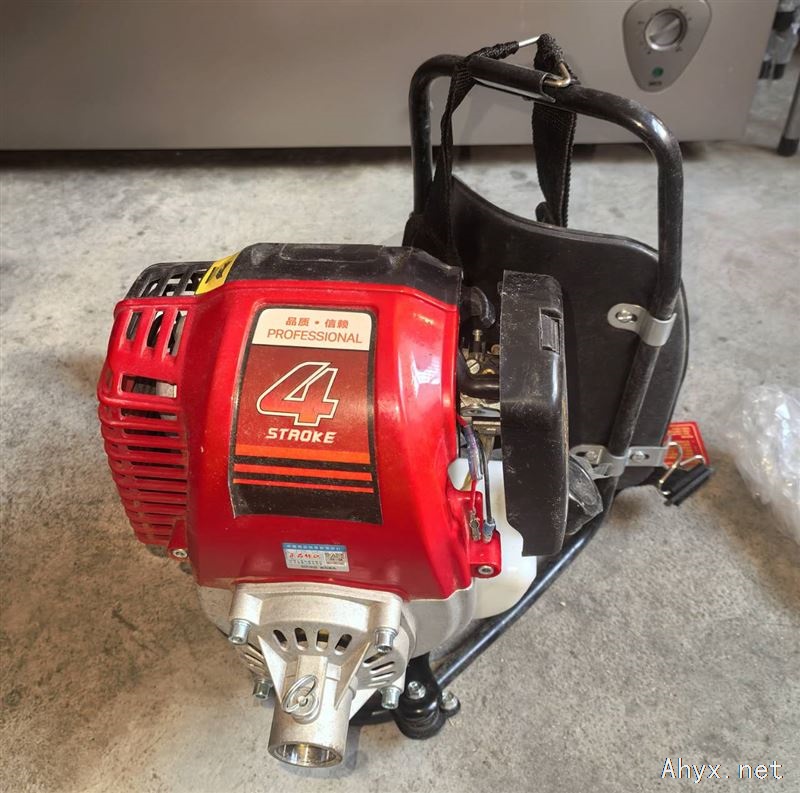 出售九成新汽油割草机和修茶叶机