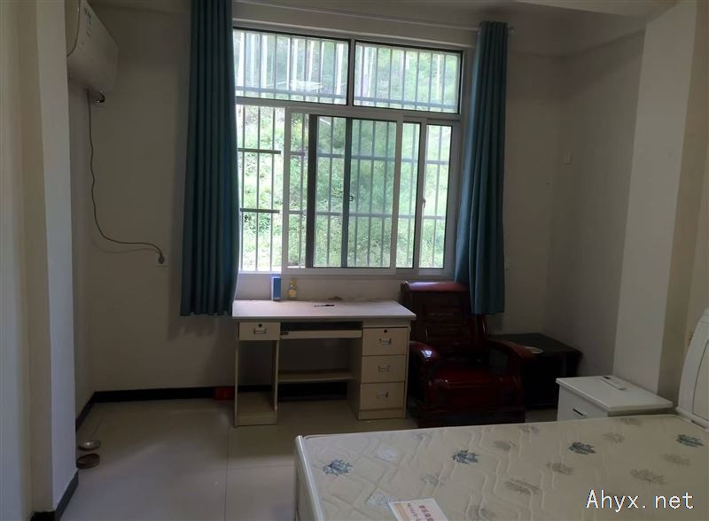 出租三室一厅,一室一厅。两套自建房,环境好。