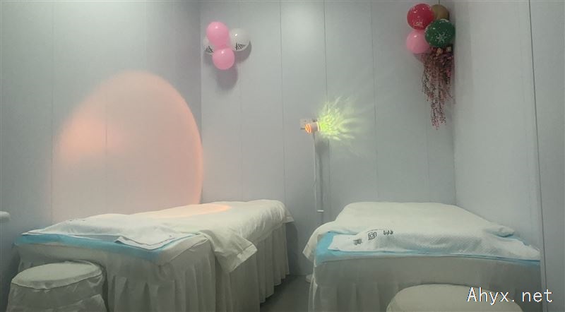 招美容师，上班时间自由，8小时制每月4天假